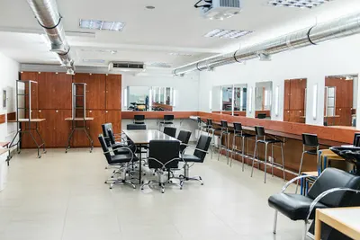 GLAM UP Akademia Makijażu Profesjonalnego i Stylizacji